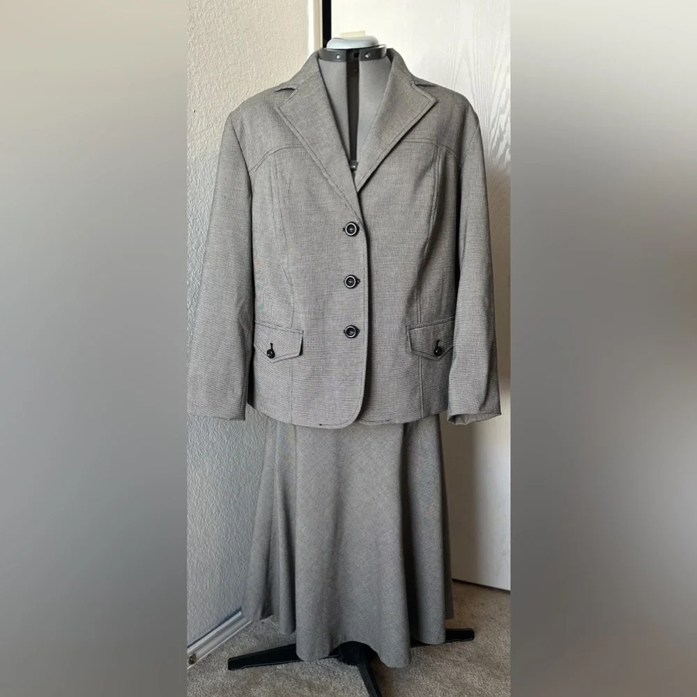 Judith Hart Woman Tailored Skirt Suit Size 18W - Picture 2 of 7